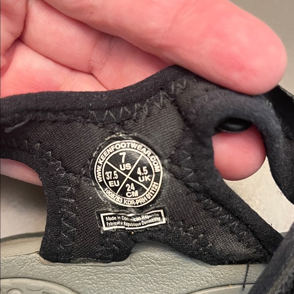 Keen Women's Black Strappy Sandals - Picture 2 of 4